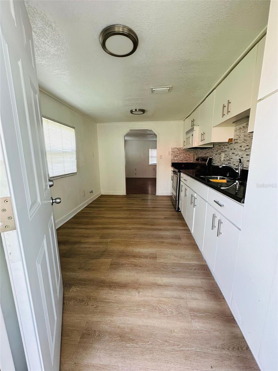 Image 31 of 38 For 2108 Comanche Avenue
