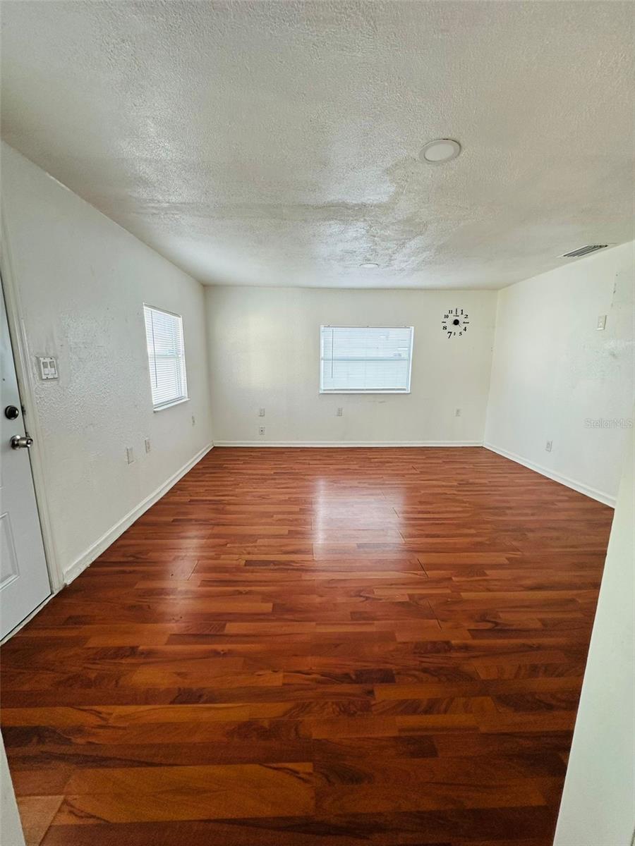 Image 33 of 38 For 2108 Comanche Avenue