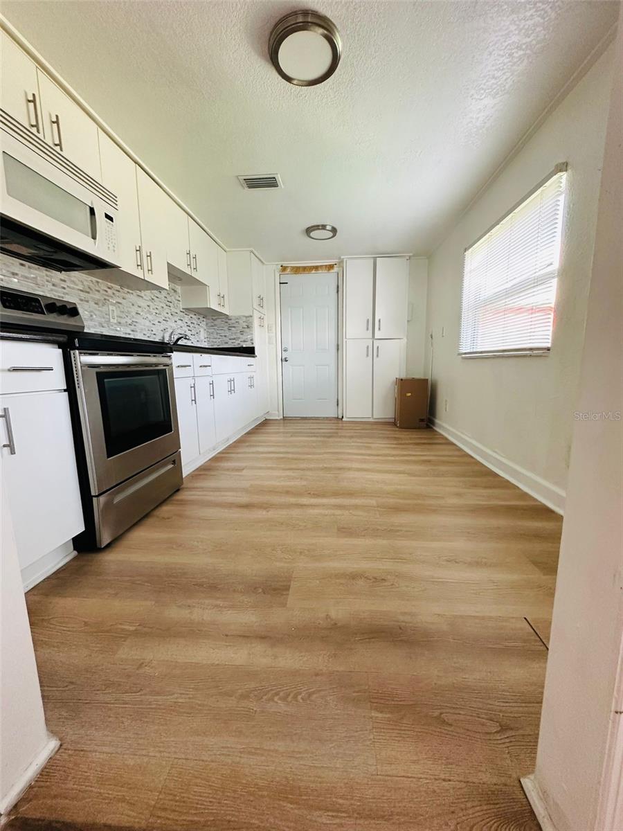 Image 35 of 38 For 2108 Comanche Avenue