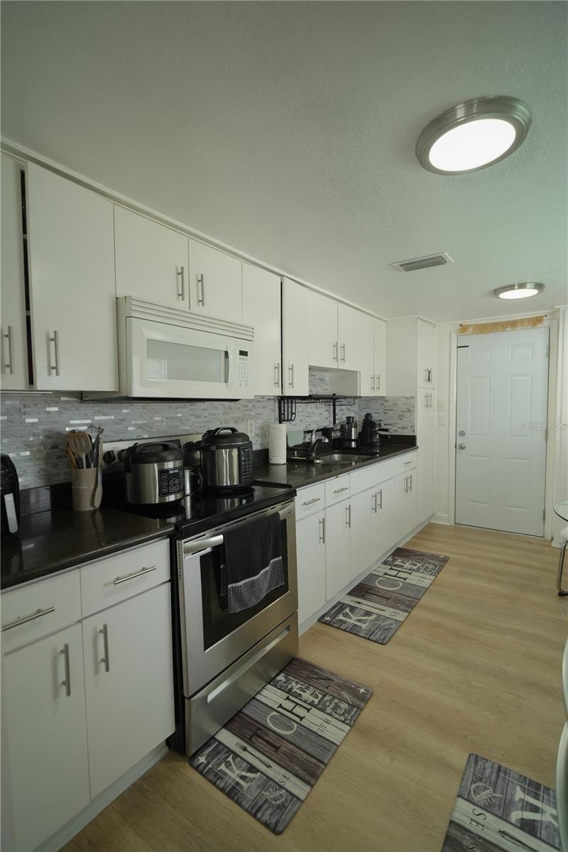 Image 4 of 38 For 2108 Comanche Avenue
