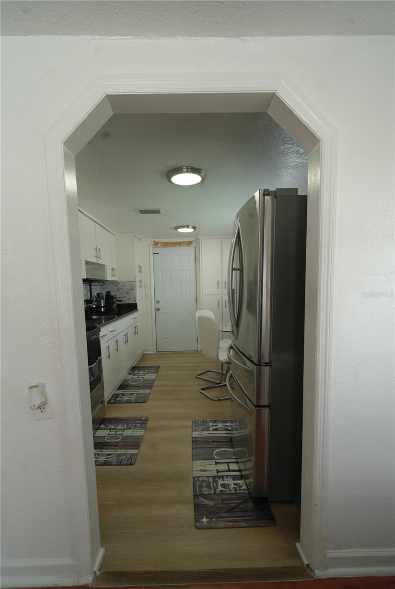 Image 5 of 38 For 2108 Comanche Avenue