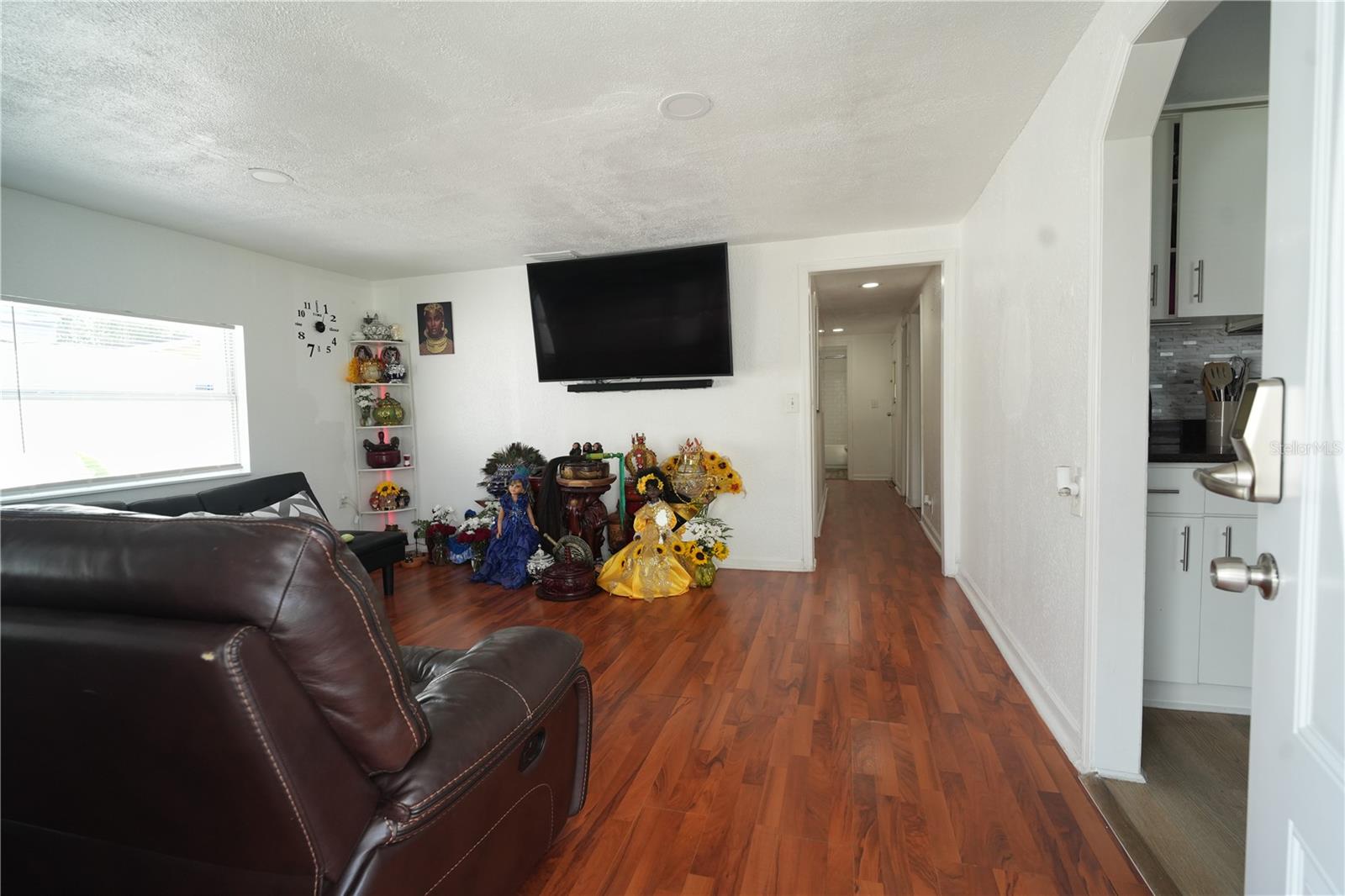 Image 9 of 38 For 2108 Comanche Avenue