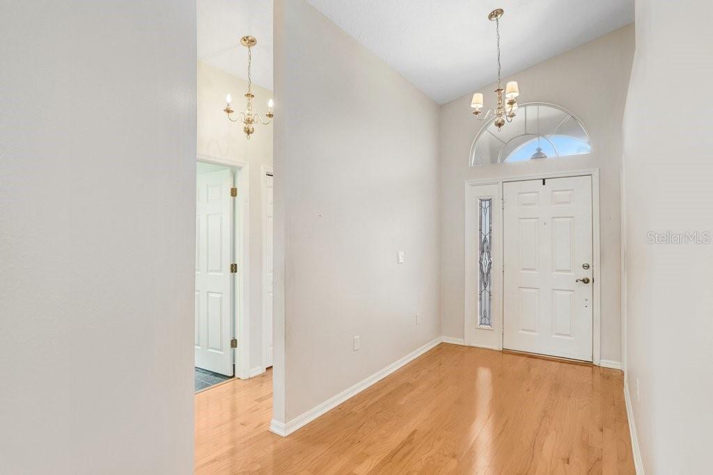 Image 18 of 49 For 4407 Whitton Way