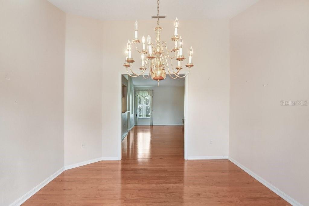 Image 22 of 49 For 4407 Whitton Way