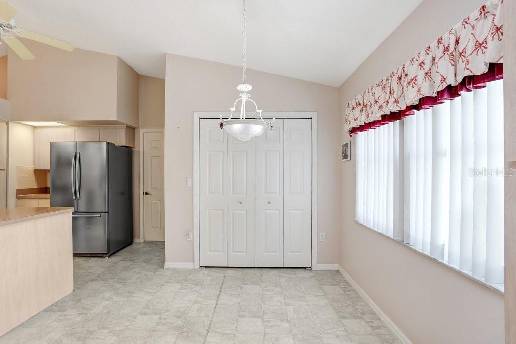 Image 28 of 49 For 4407 Whitton Way