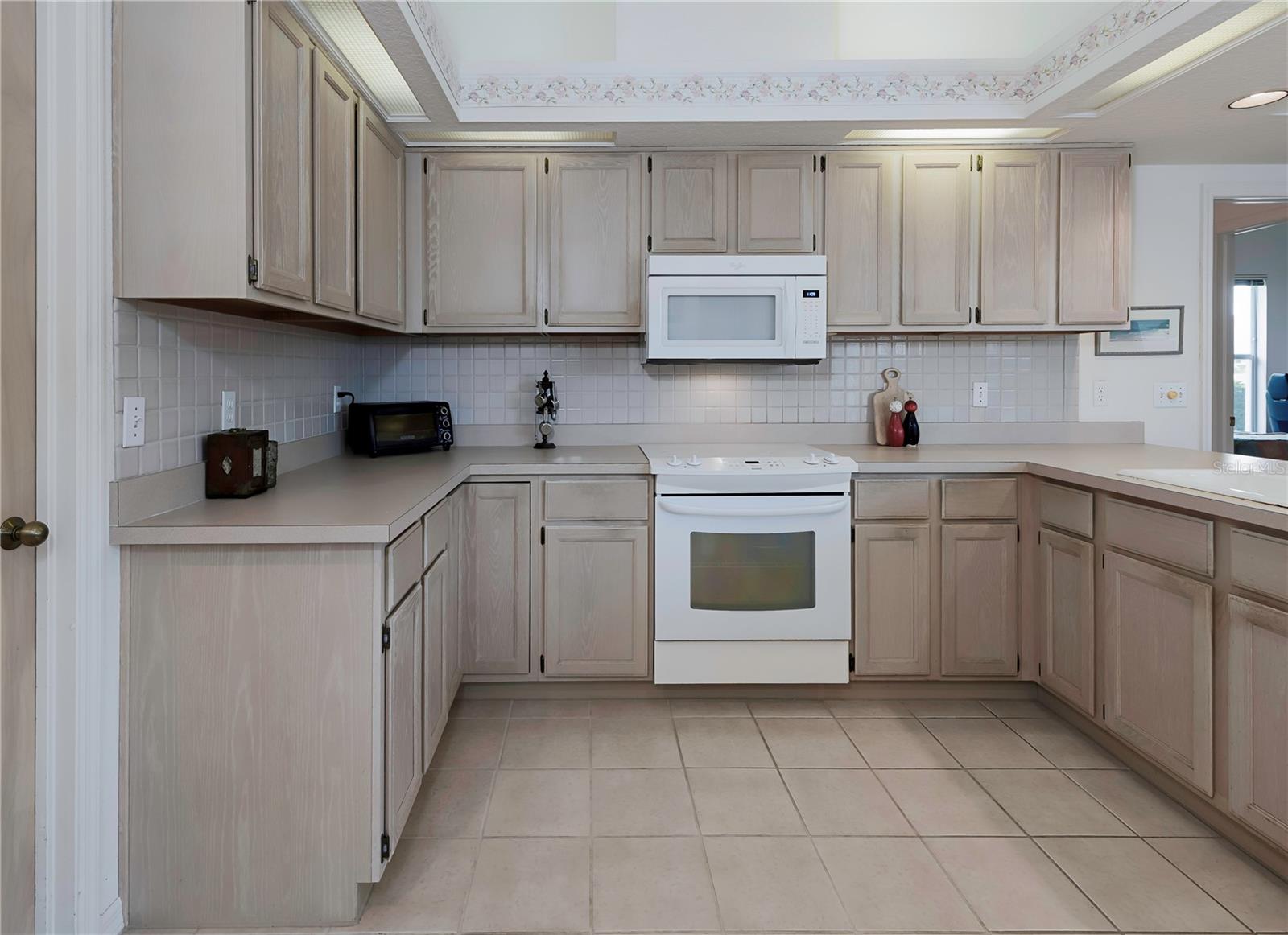 Listing photo id 20 for 2406 Dana Drive