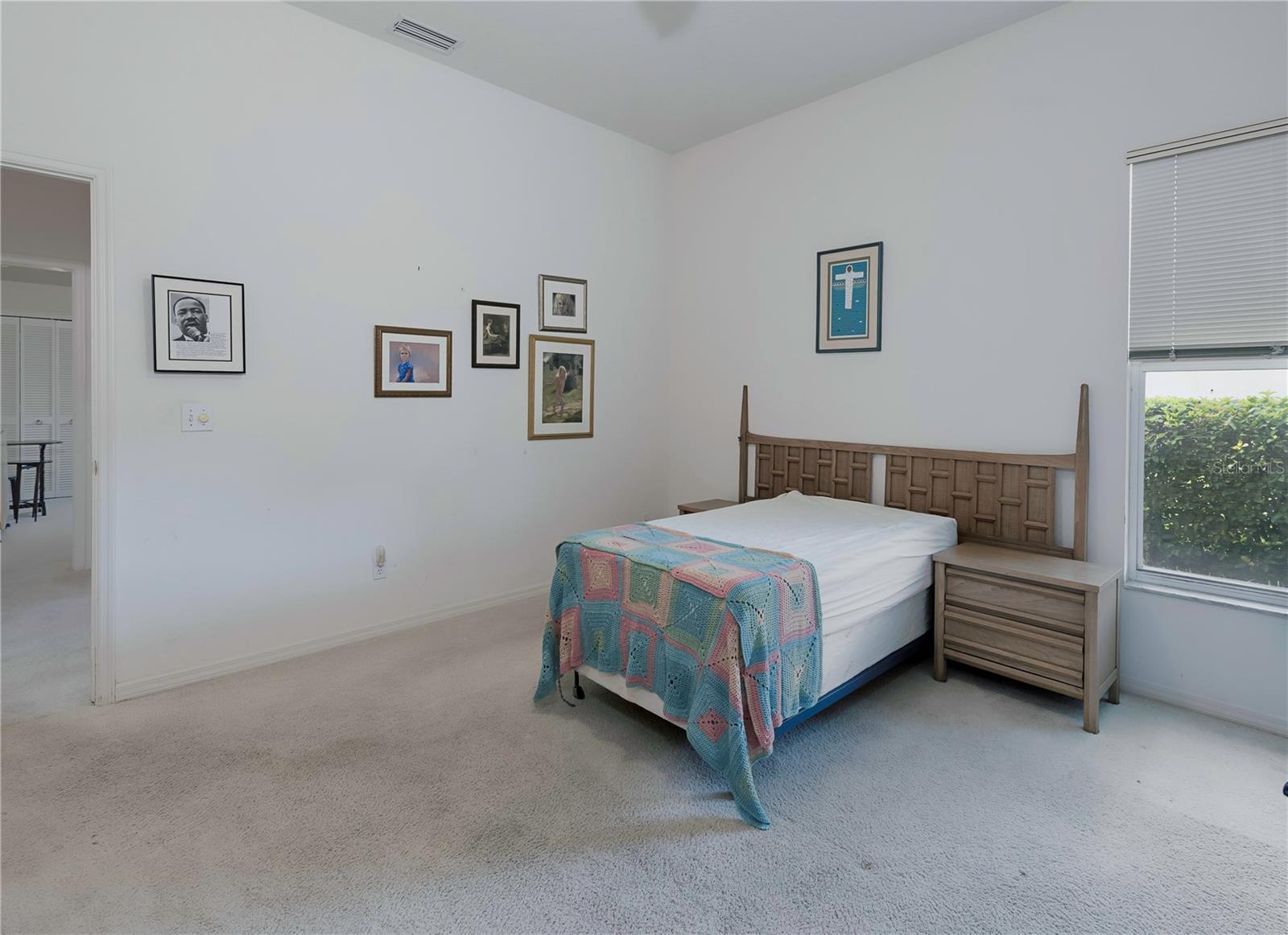 Listing photo id 33 for 2406 Dana Drive