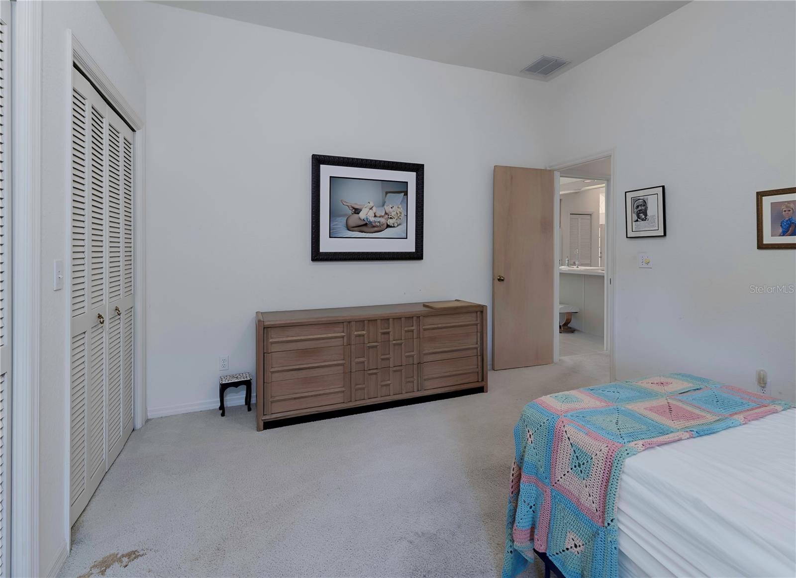 Listing photo id 34 for 2406 Dana Drive
