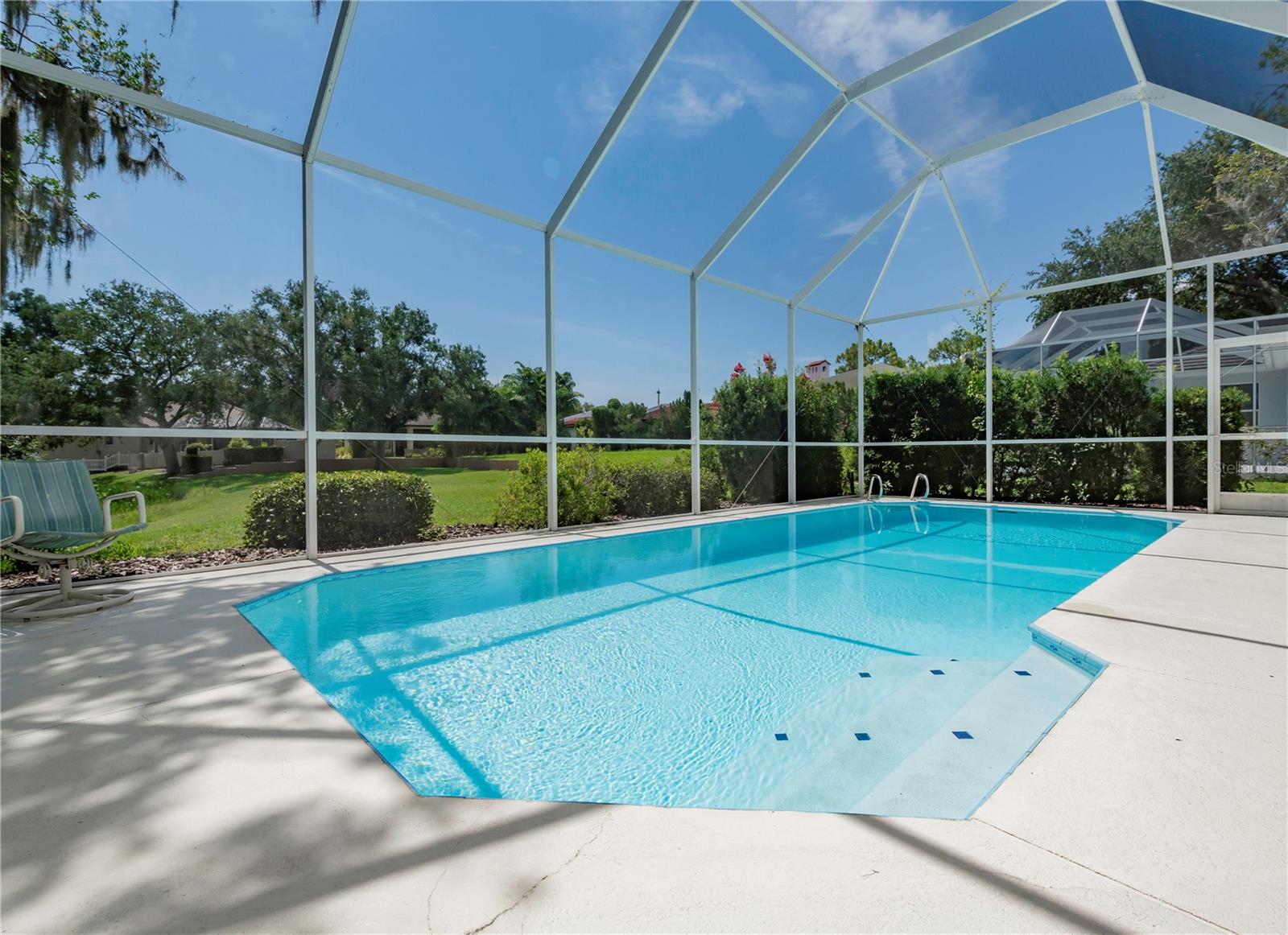 Listing photo id 44 for 2406 Dana Drive