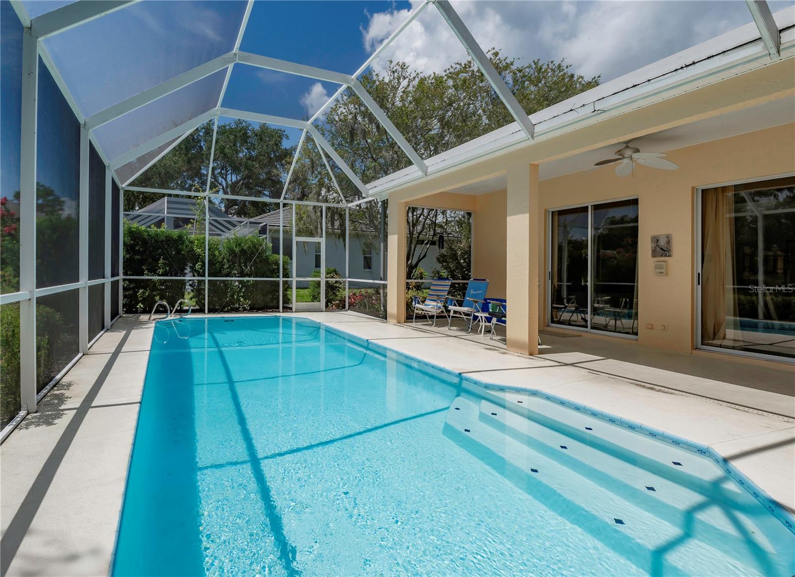 Listing photo id 45 for 2406 Dana Drive