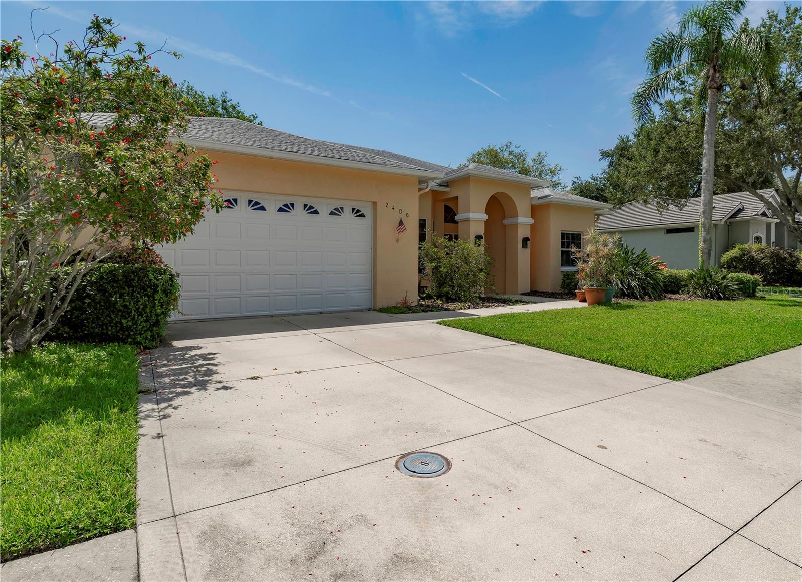 Listing photo id 3 for 2406 Dana Drive