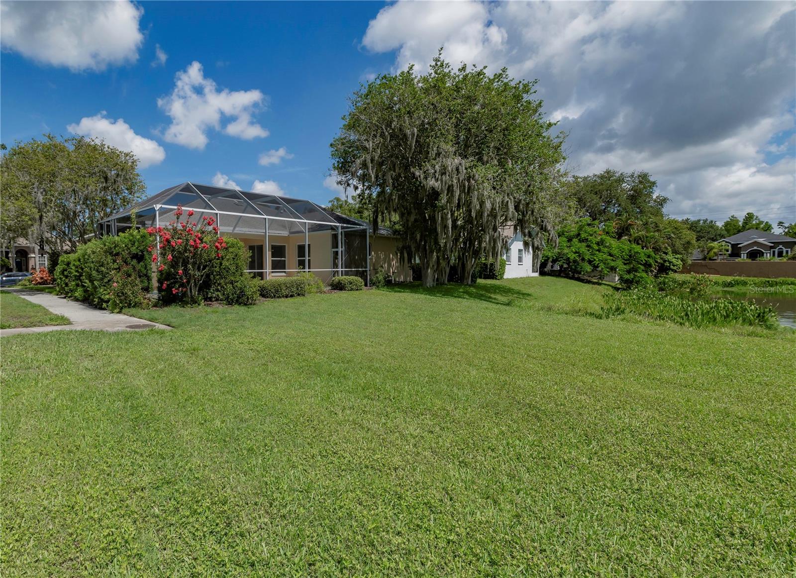 Listing photo id 48 for 2406 Dana Drive