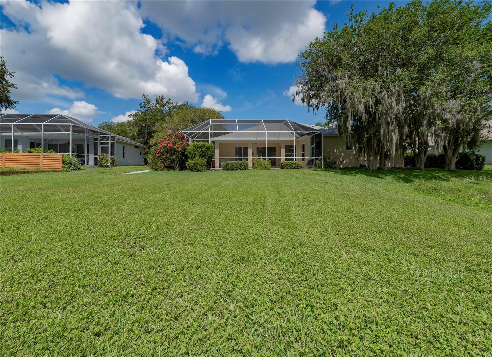 Listing photo id 49 for 2406 Dana Drive