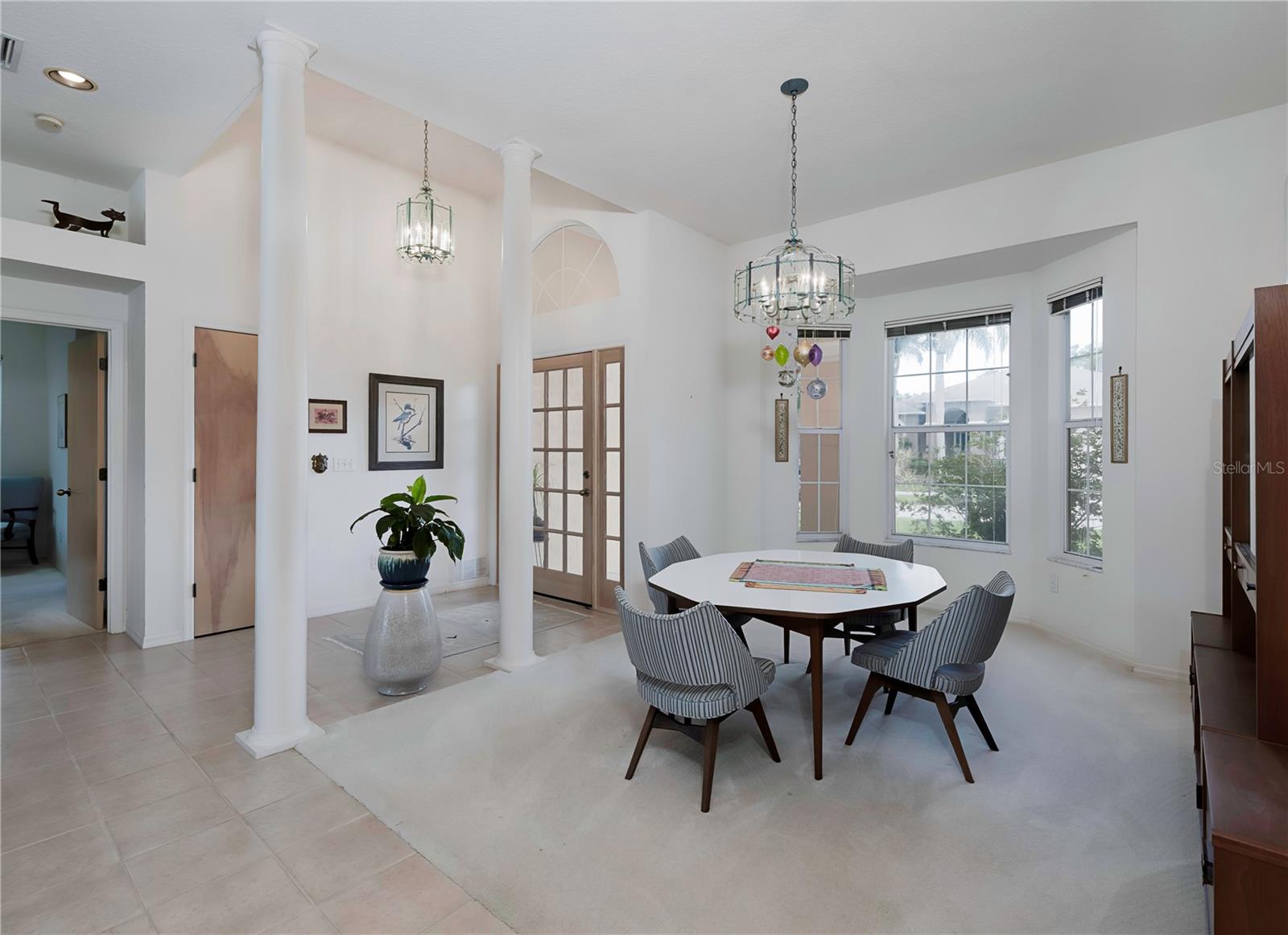 Listing photo id 5 for 2406 Dana Drive