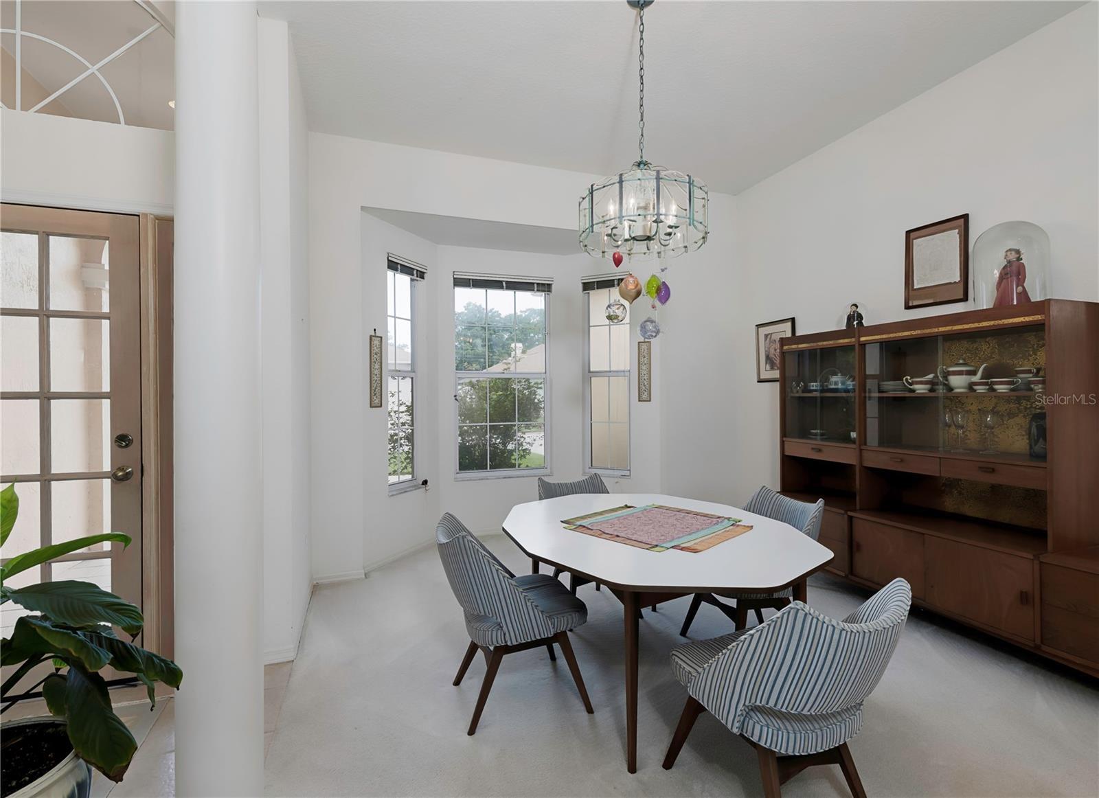 Listing photo id 6 for 2406 Dana Drive