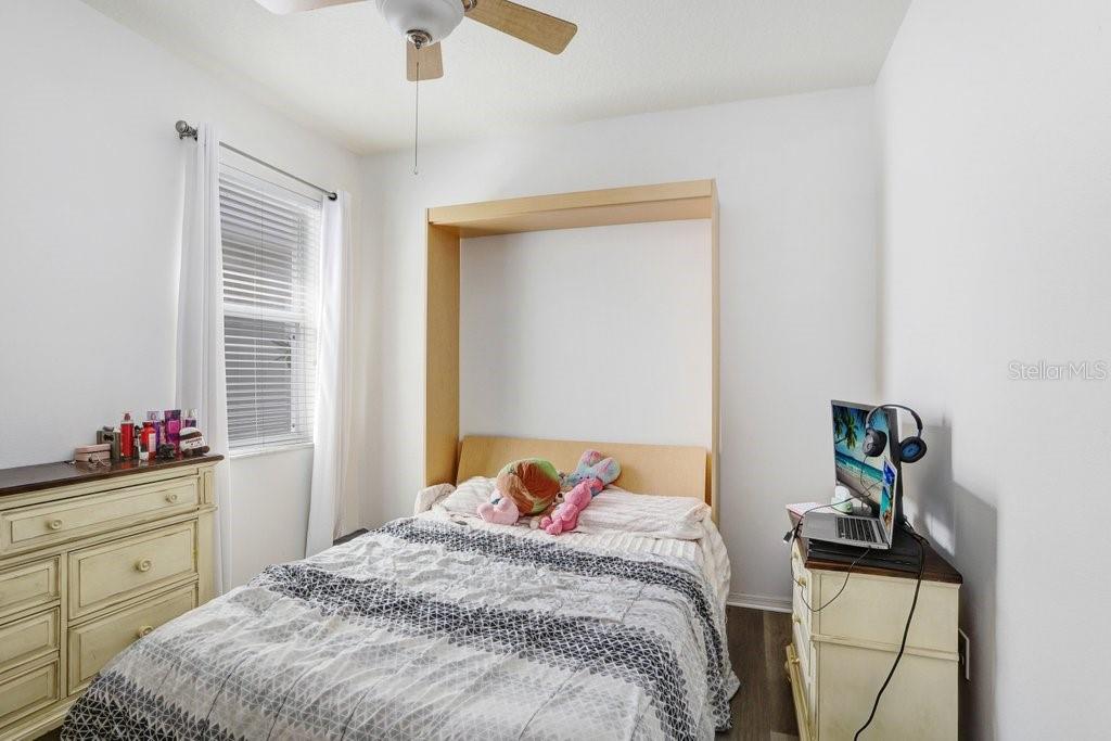 Listing photo id 13 for 30247 Emmetts Court