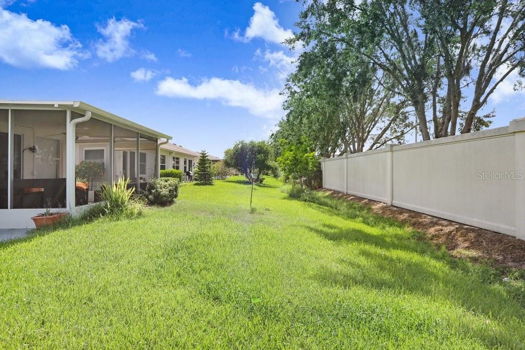Listing photo id 18 for 30247 Emmetts Court