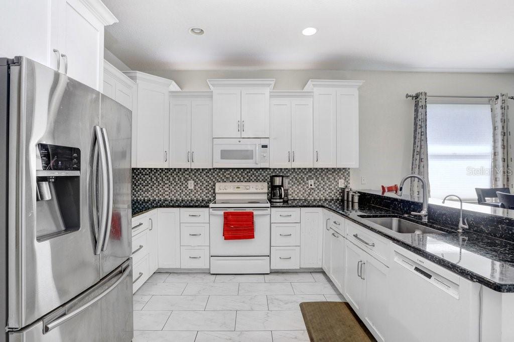 Listing photo id 1 for 30247 Emmetts Court