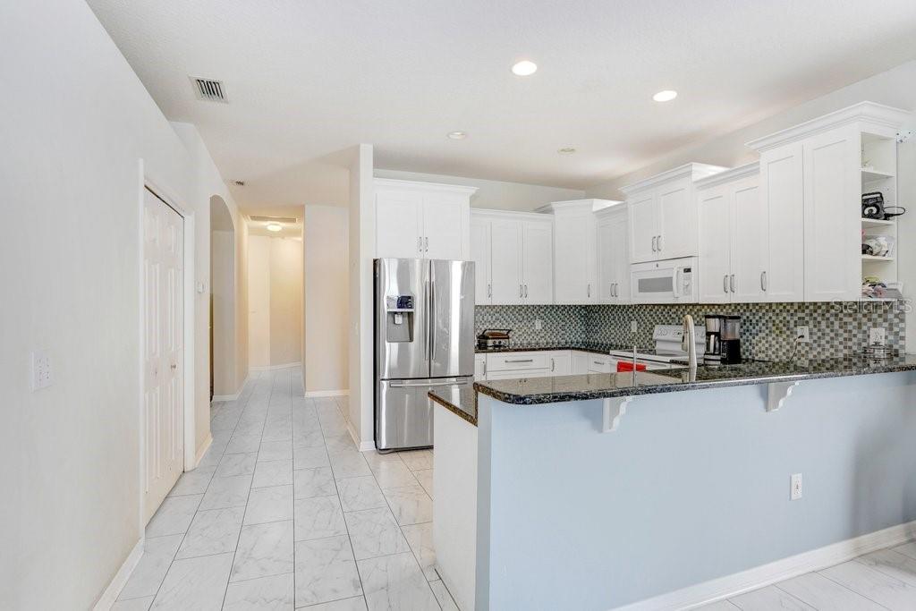 Listing photo id 3 for 30247 Emmetts Court