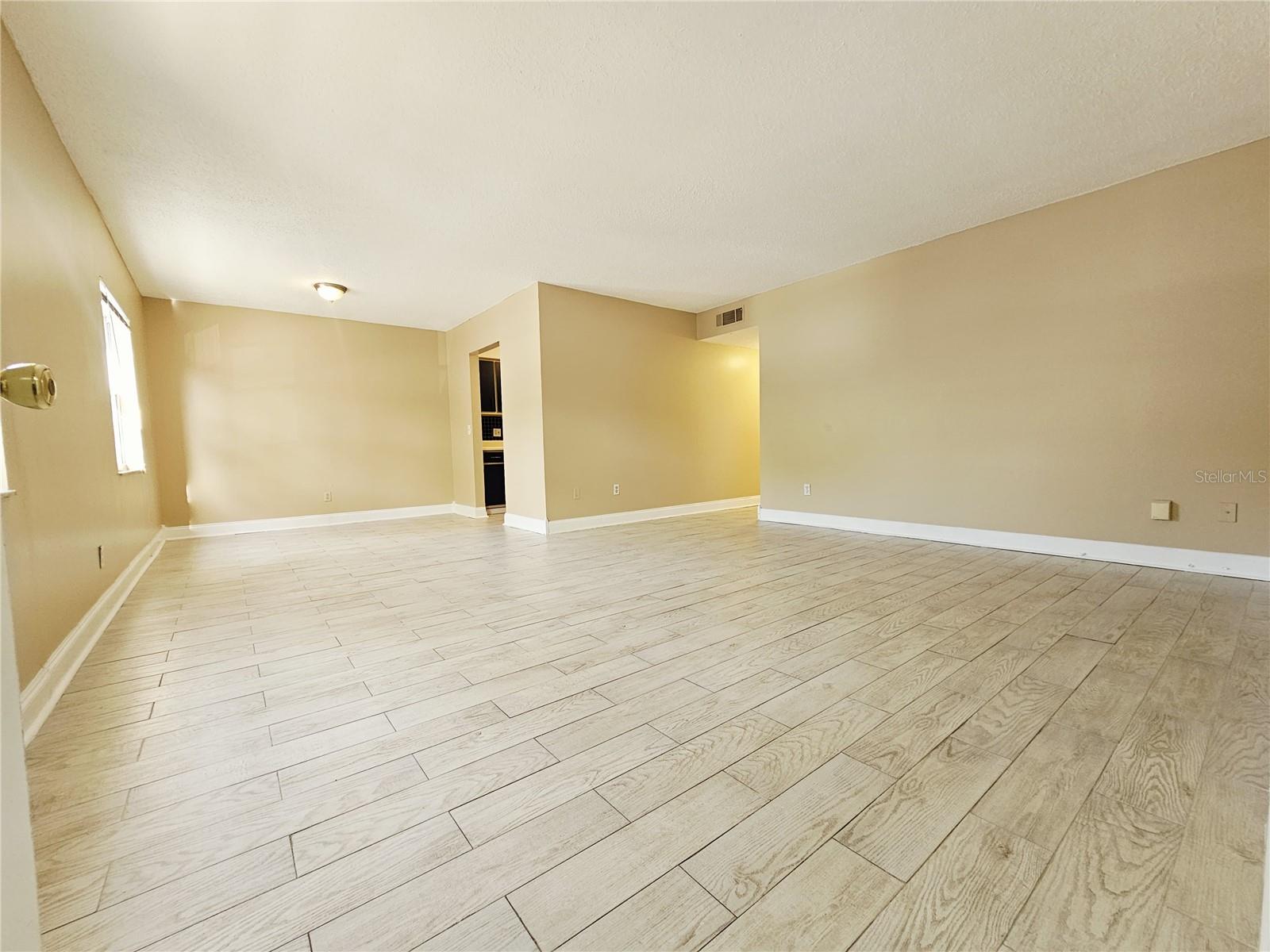 Image 4 of 18 For 9114 Tudor Dr  L207