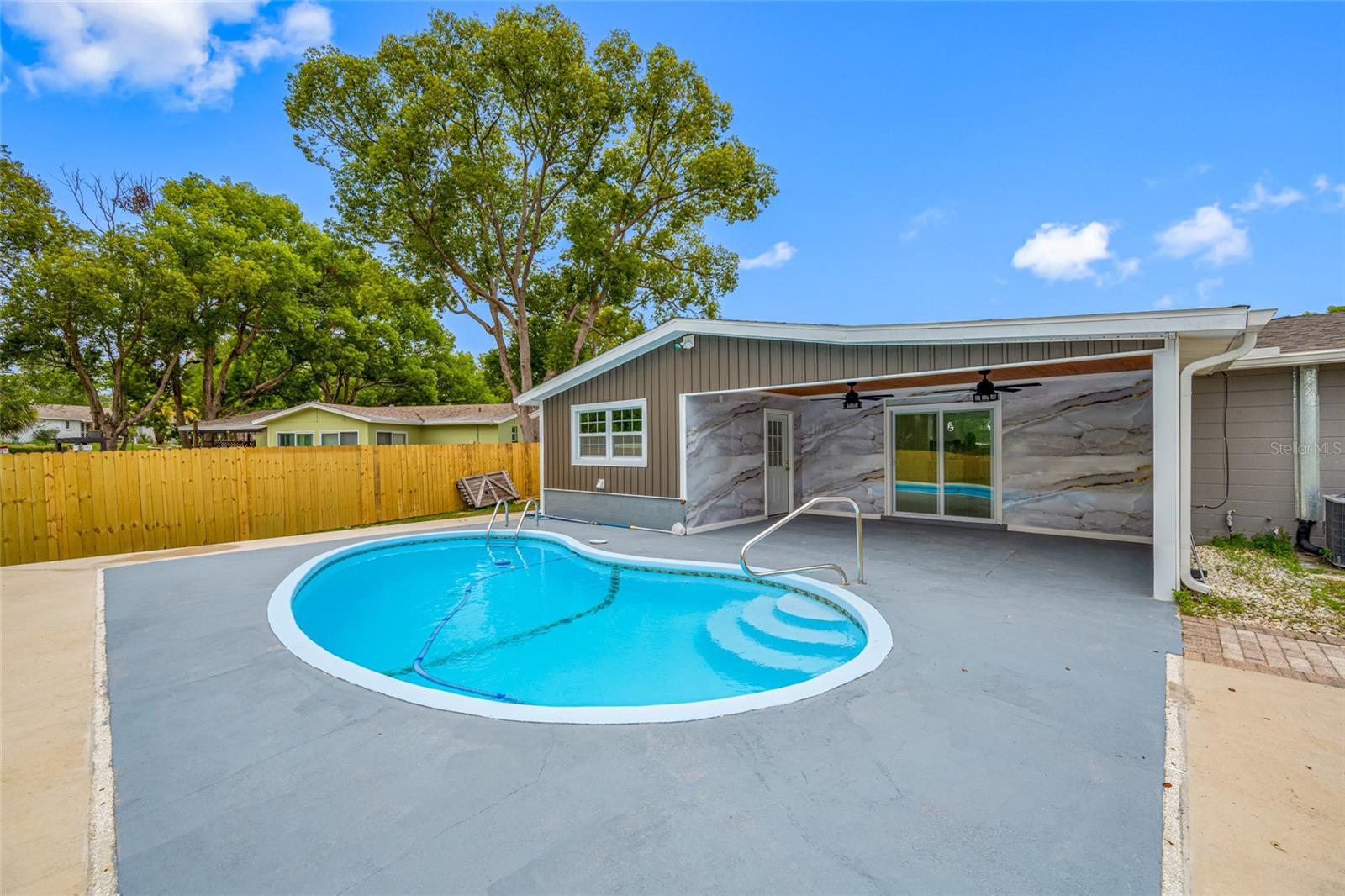 Image 22 of 26 For 4313 Riviera Court