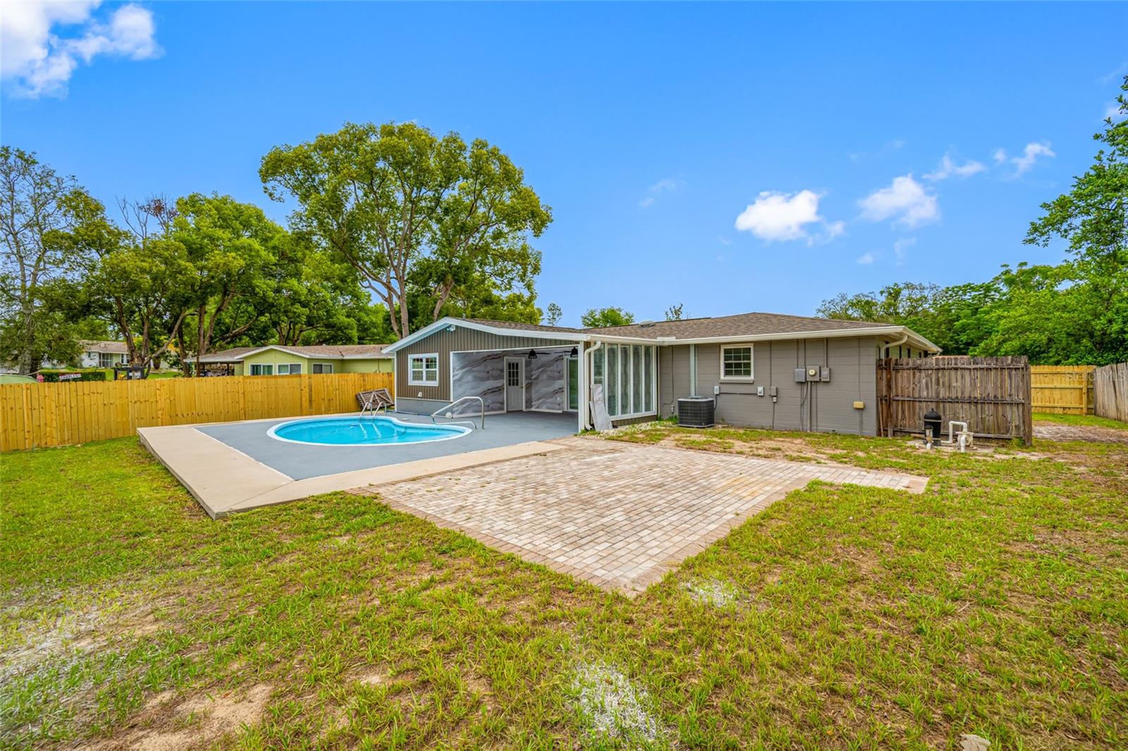 Image 23 of 26 For 4313 Riviera Court