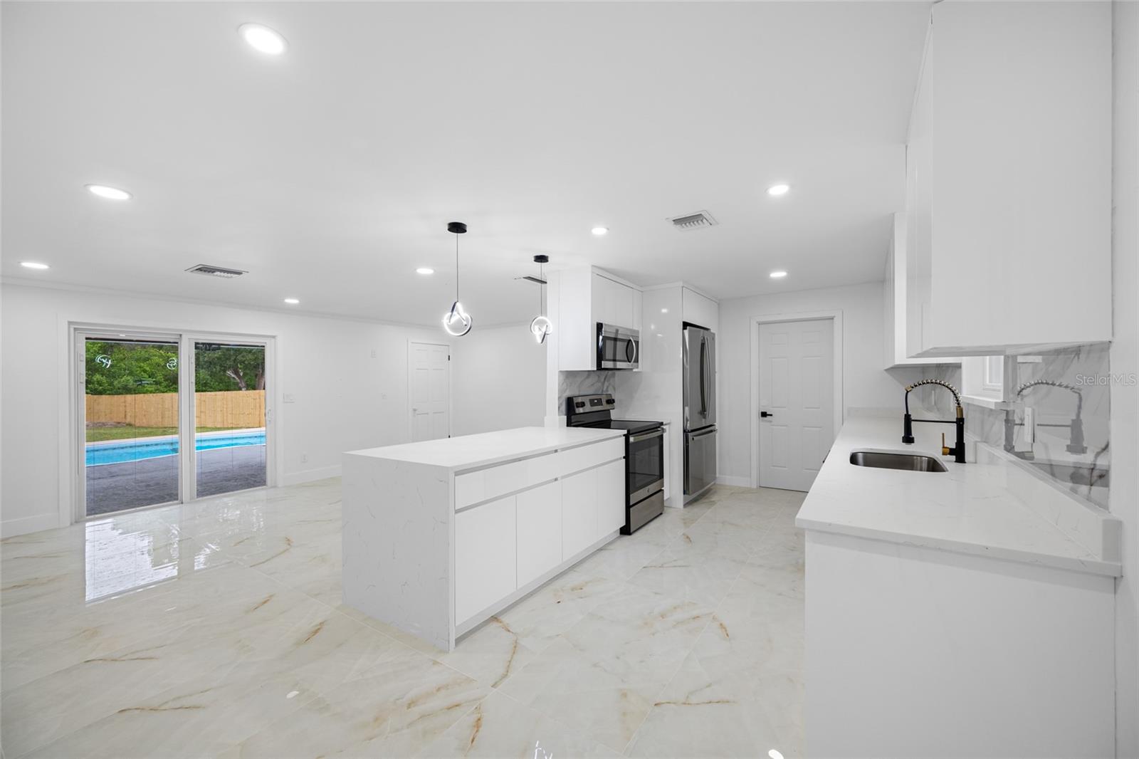 Image 7 of 26 For 4313 Riviera Court