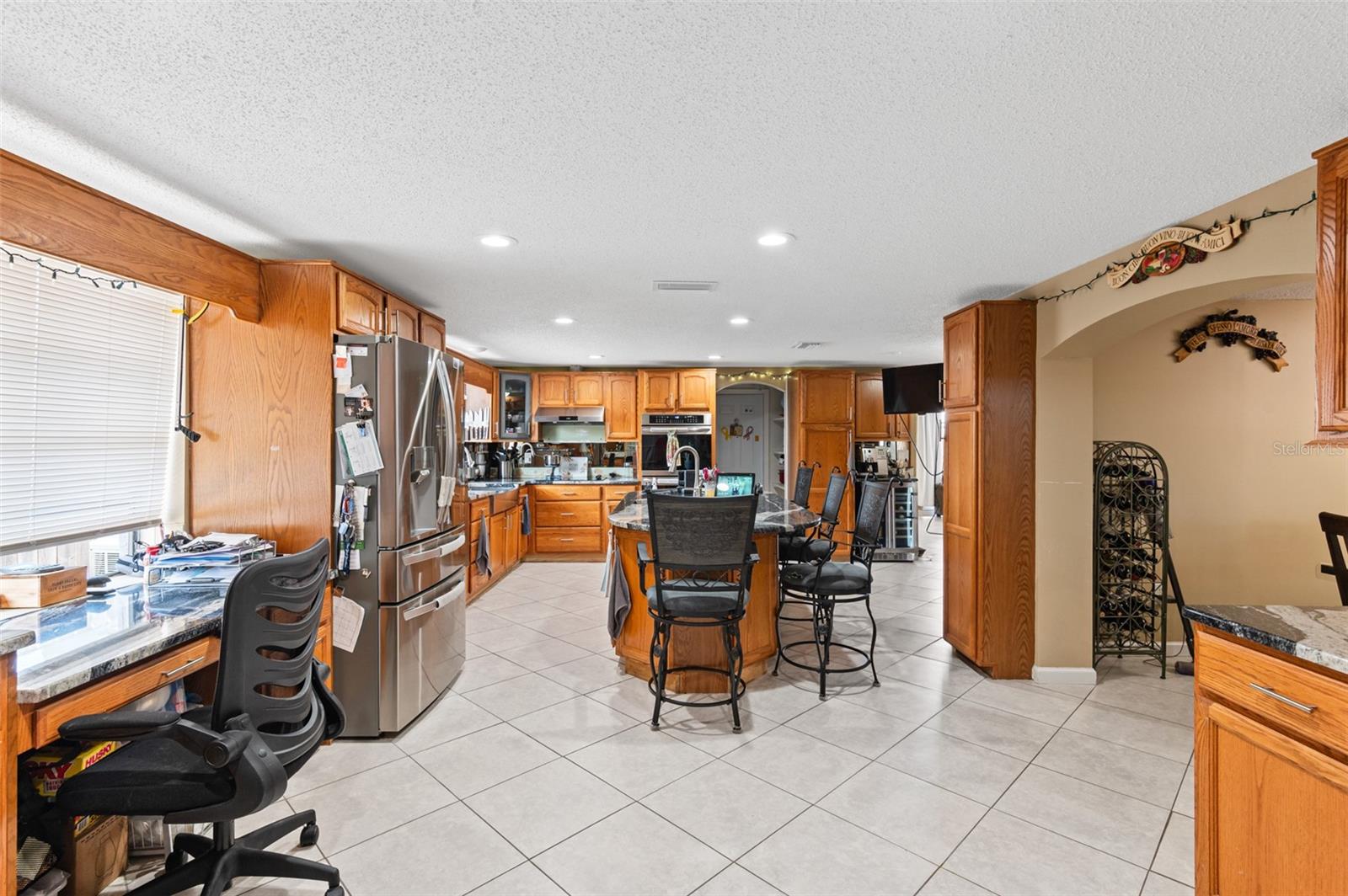 Listing photo id 9 for 2030 Norfolk Drive