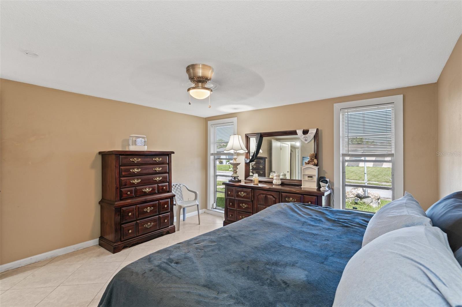 Listing photo id 20 for 2030 Norfolk Drive