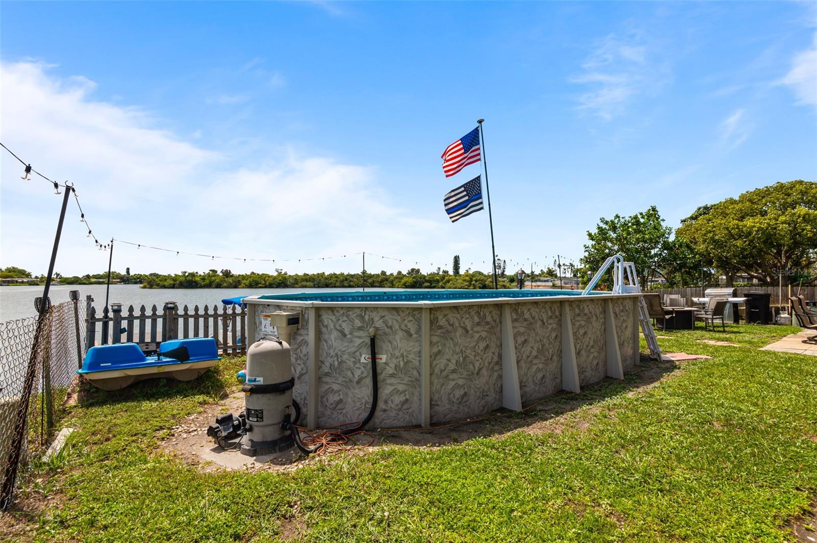 Listing photo id 30 for 2030 Norfolk Drive