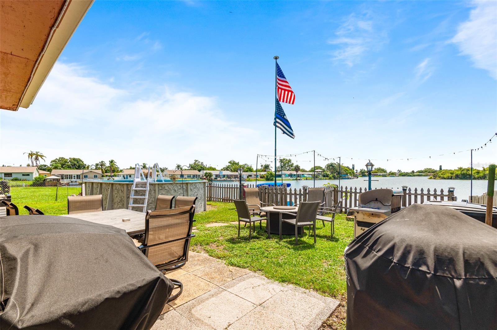 Listing photo id 32 for 2030 Norfolk Drive