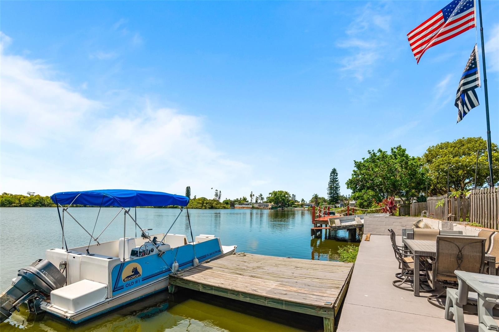 Listing photo id 34 for 2030 Norfolk Drive