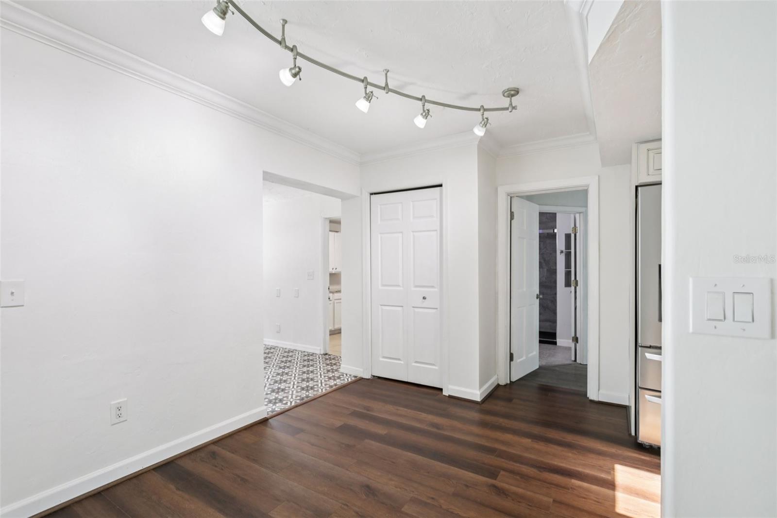 Image 12 of 43 For 6220 Murdock Avenue