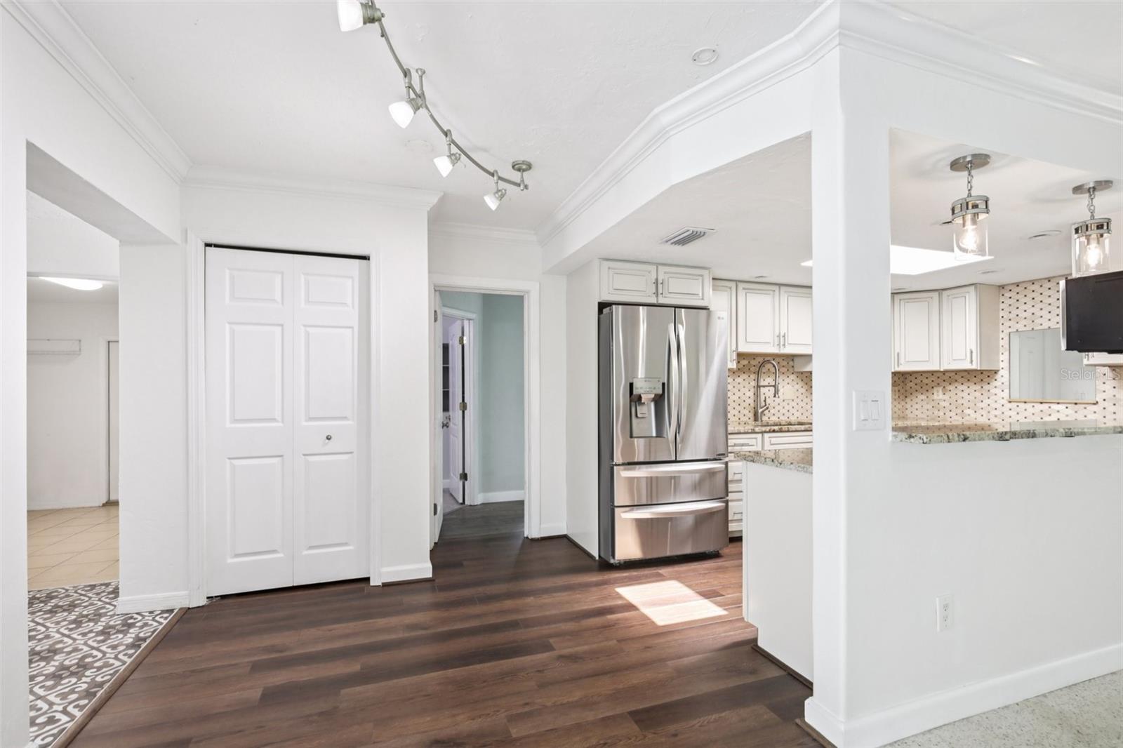 Image 13 of 43 For 6220 Murdock Avenue
