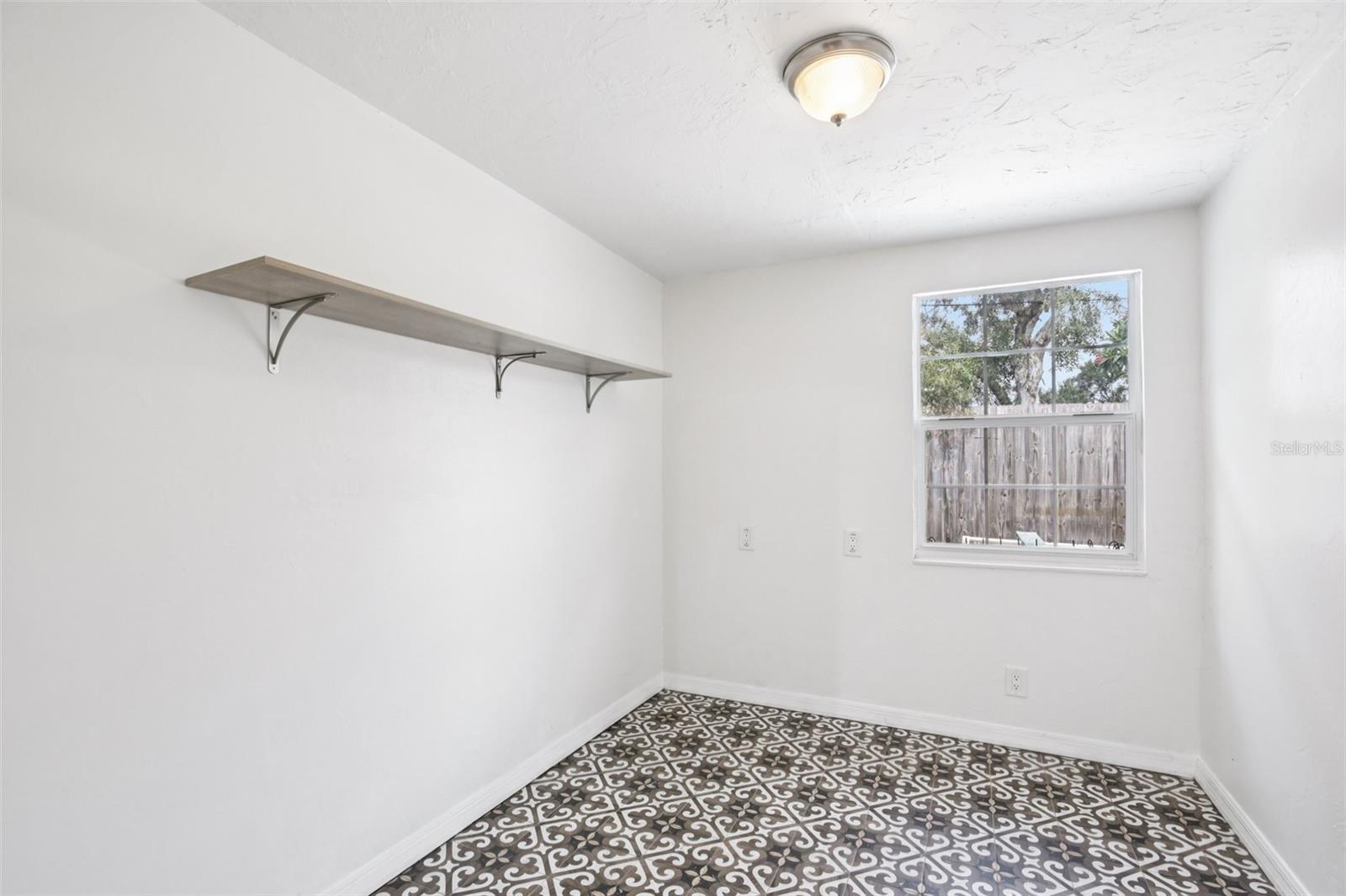 Image 19 of 43 For 6220 Murdock Avenue