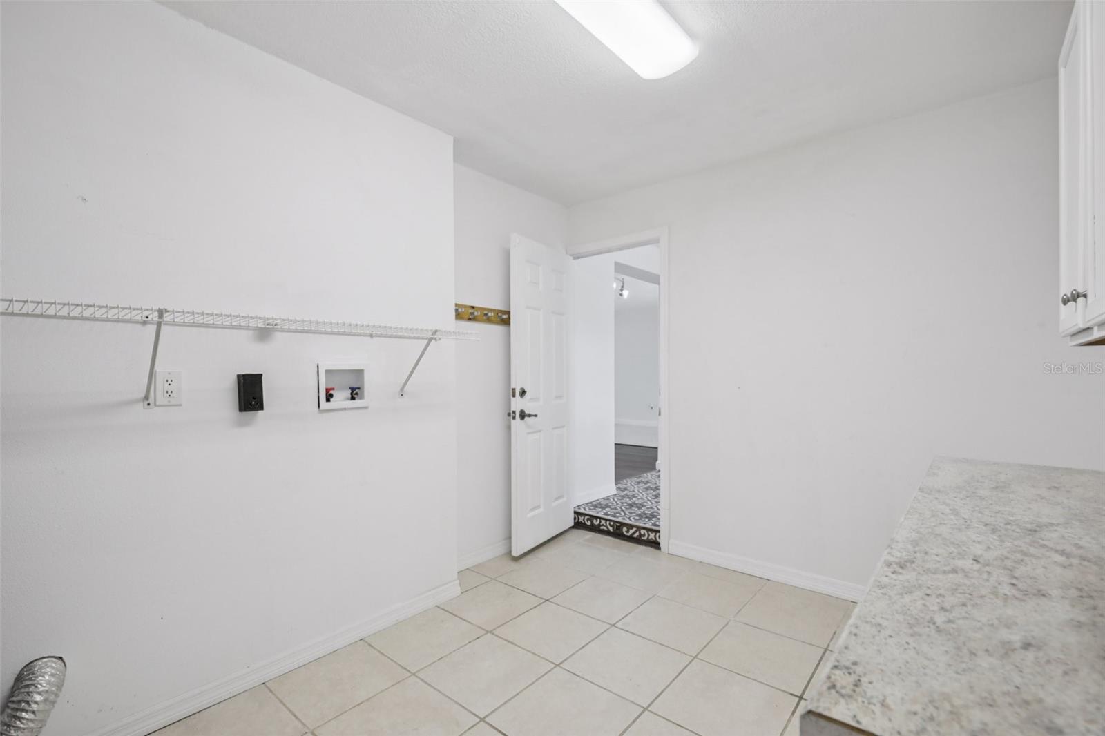 Image 21 of 43 For 6220 Murdock Avenue