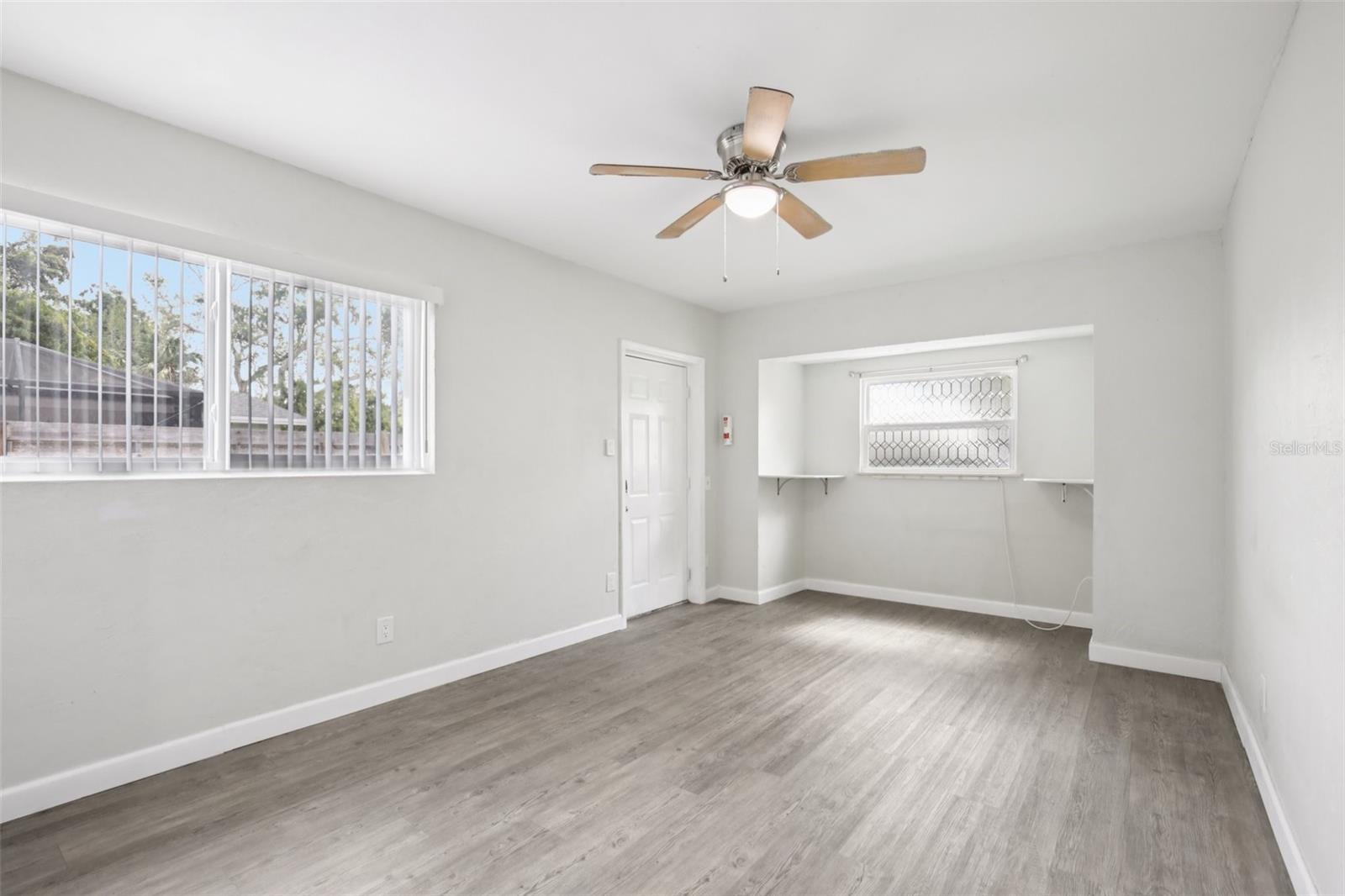 Image 22 of 43 For 6220 Murdock Avenue