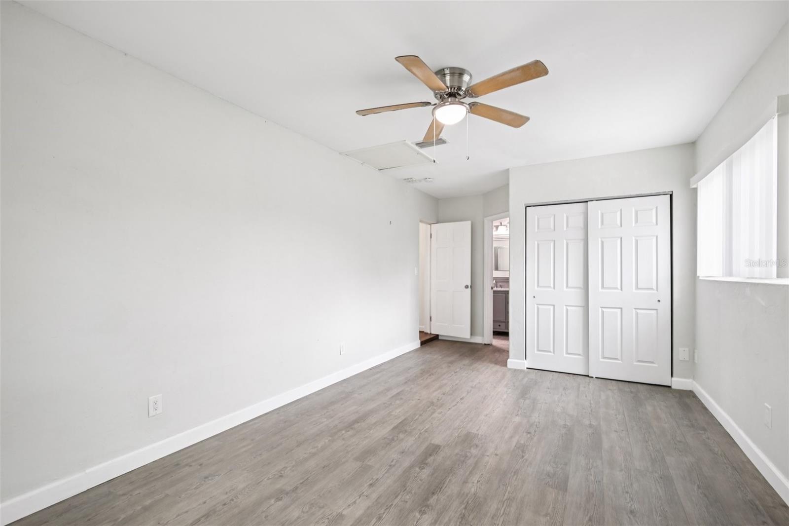 Image 23 of 43 For 6220 Murdock Avenue