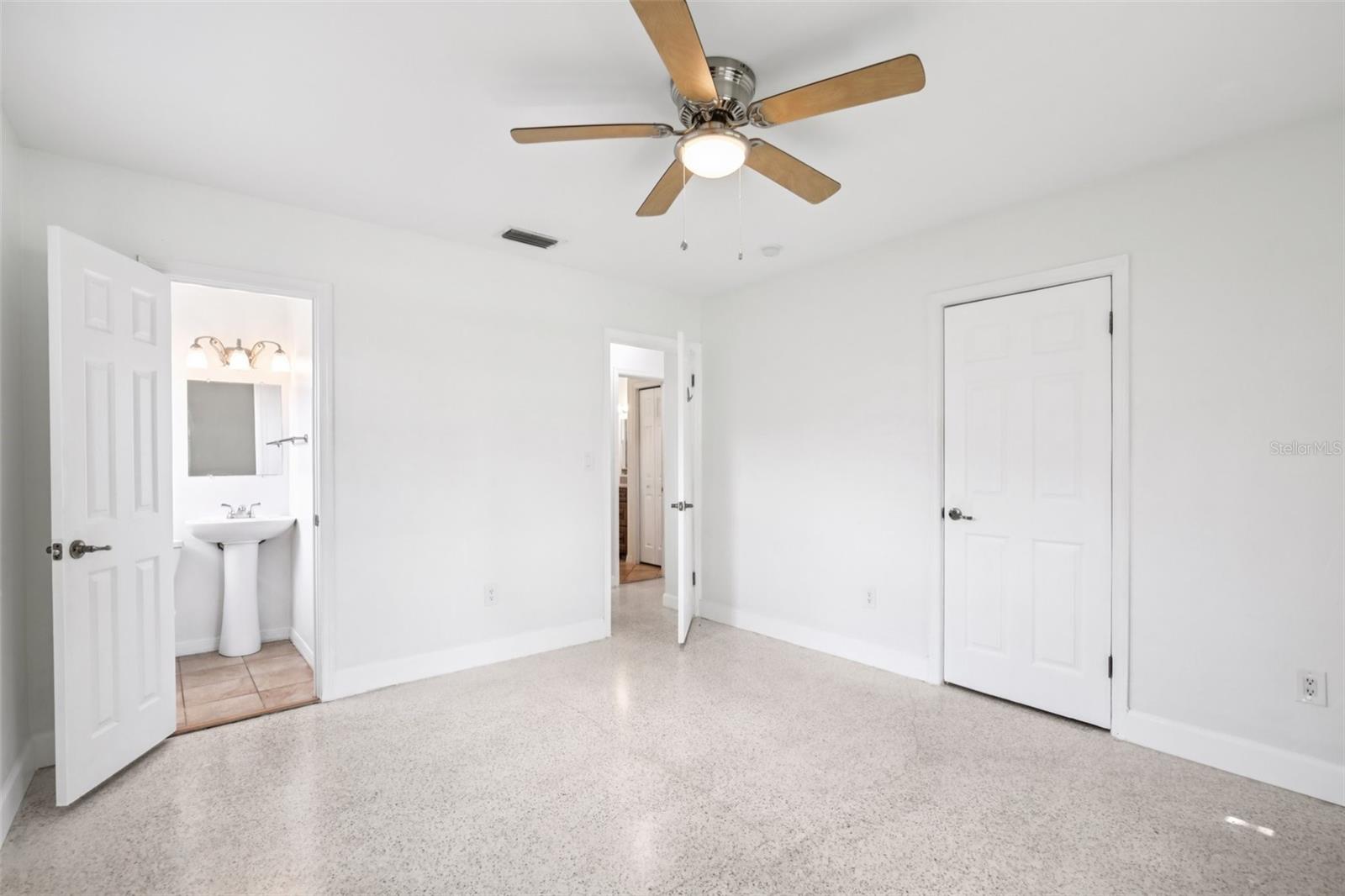 Image 33 of 43 For 6220 Murdock Avenue