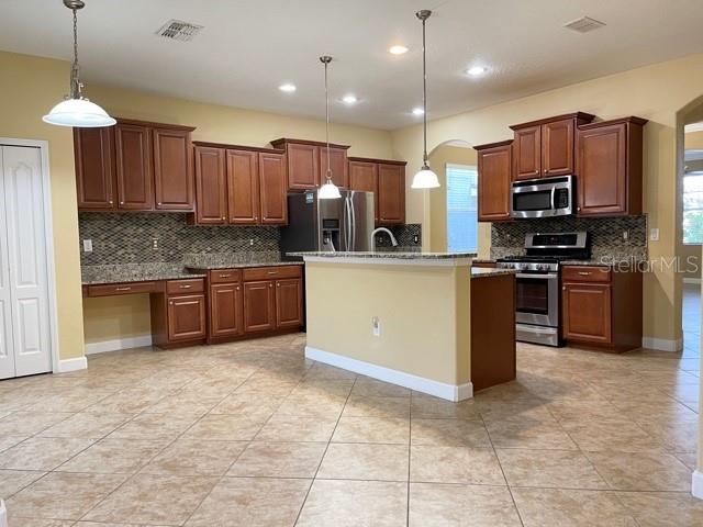 Image 14 of 66 For 20418 Carolina Cherry Court