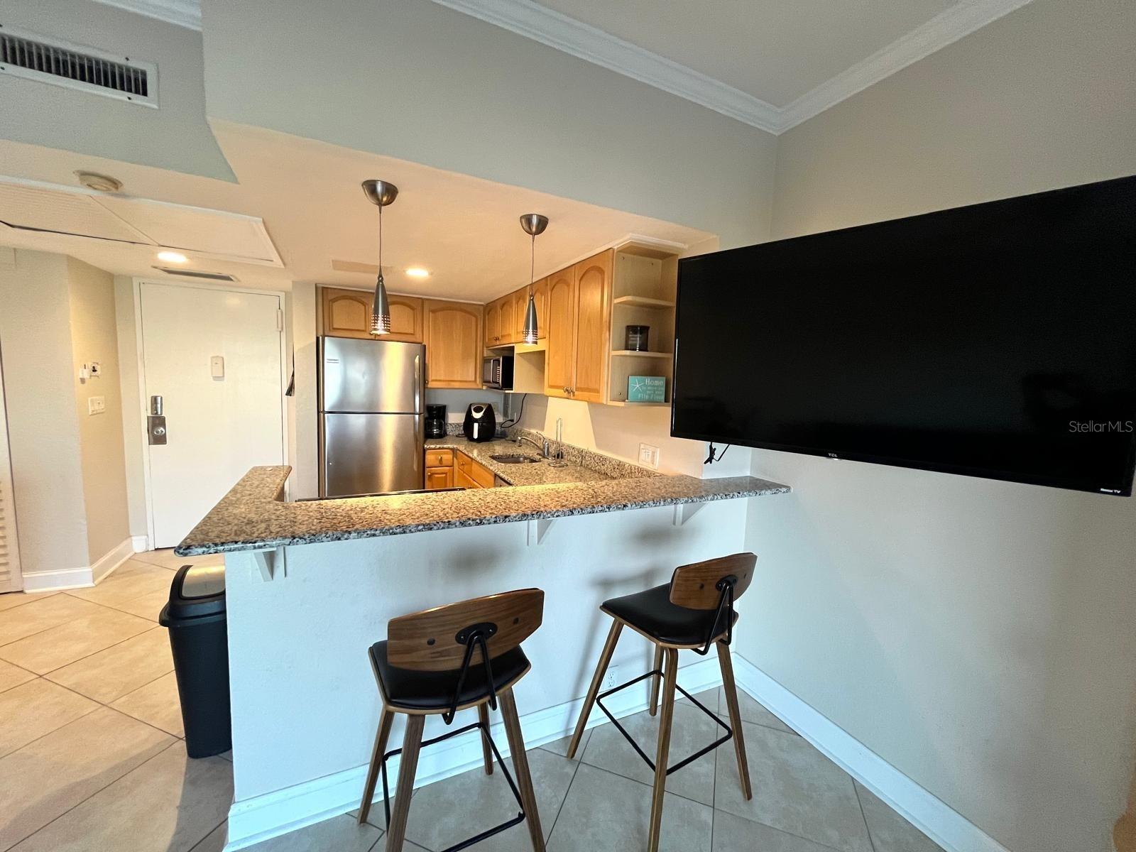 Image 10 of 51 For 880 Mandalay Avenue C412