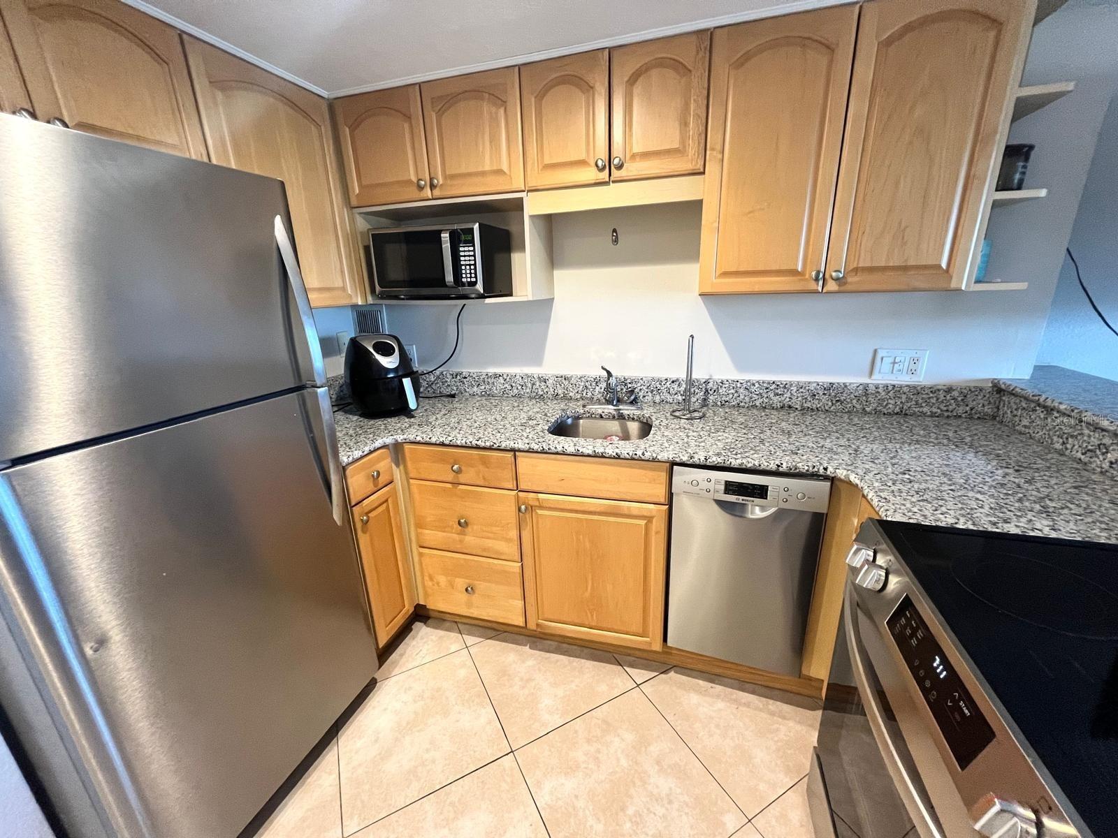 Image 13 of 51 For 880 Mandalay Avenue C412
