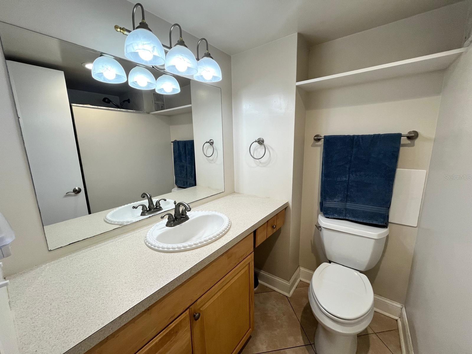 Image 17 of 51 For 880 Mandalay Avenue C412