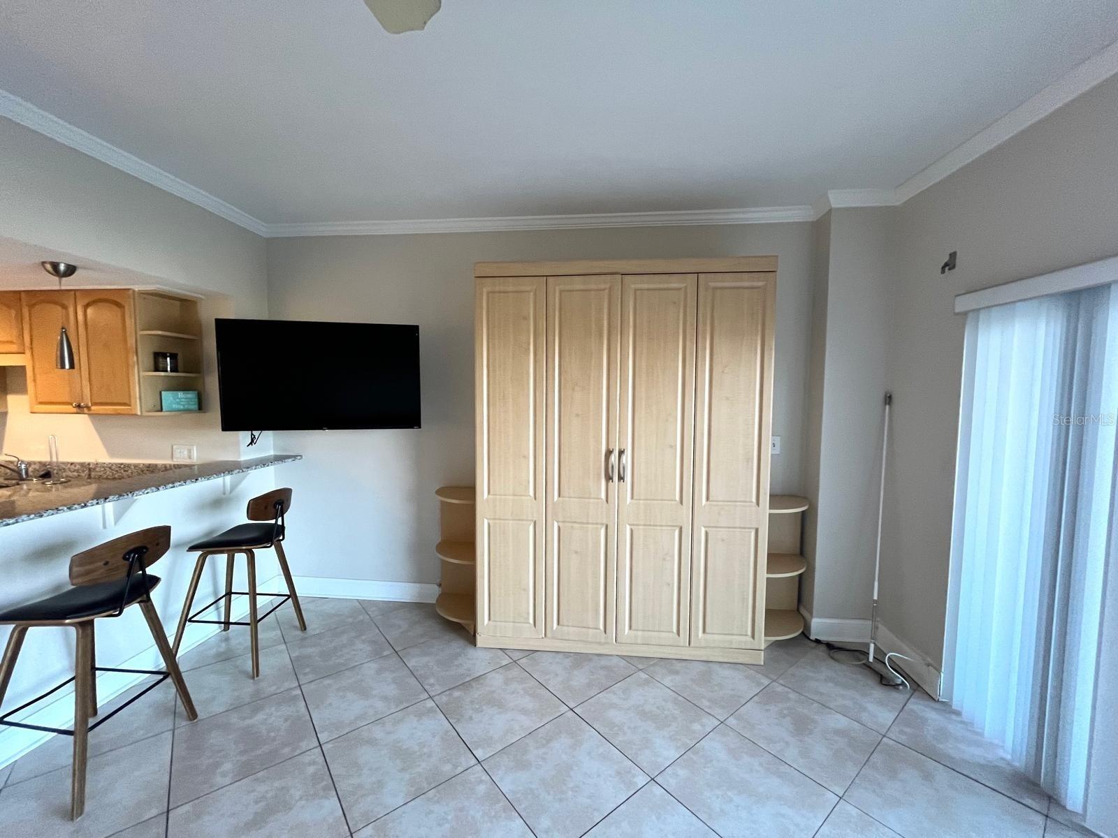 Image 6 of 51 For 880 Mandalay Avenue C412