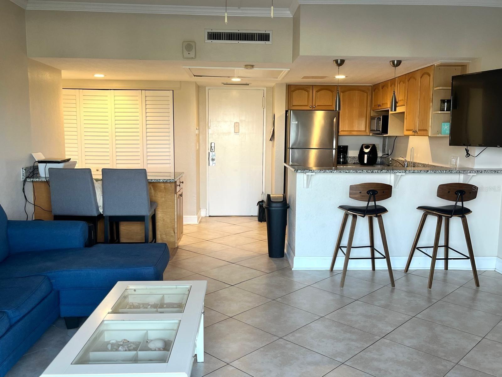 Image 9 of 51 For 880 Mandalay Avenue C412