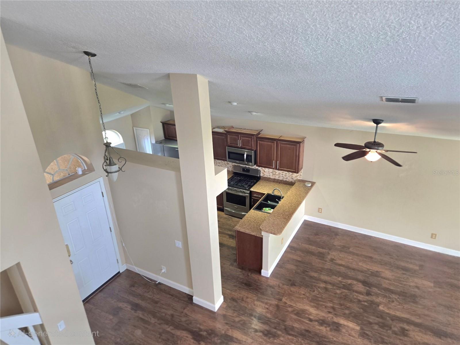 Listing photo id 4 for 31141 Harthorn Court
