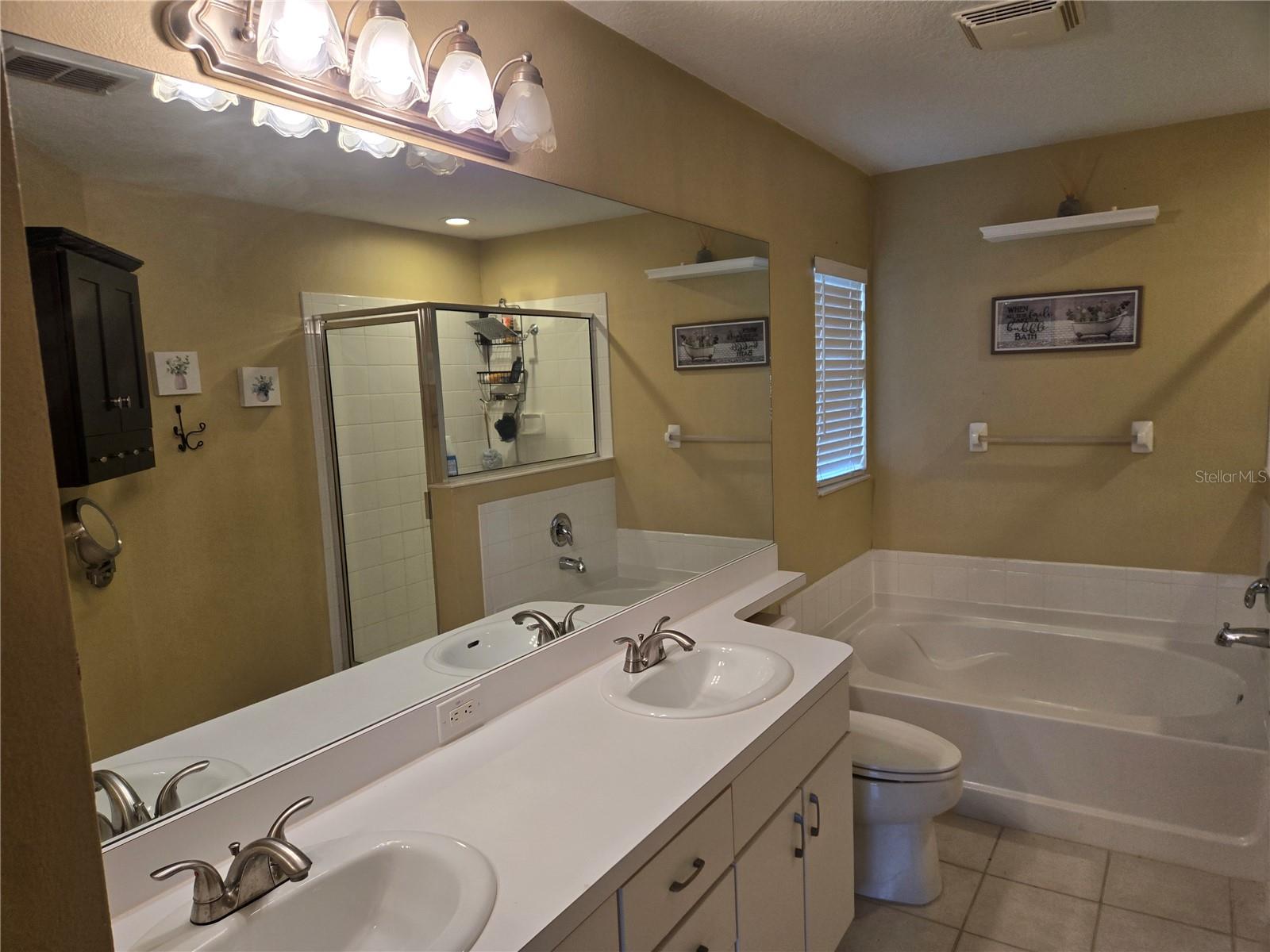 Listing photo id 7 for 31141 Harthorn Court