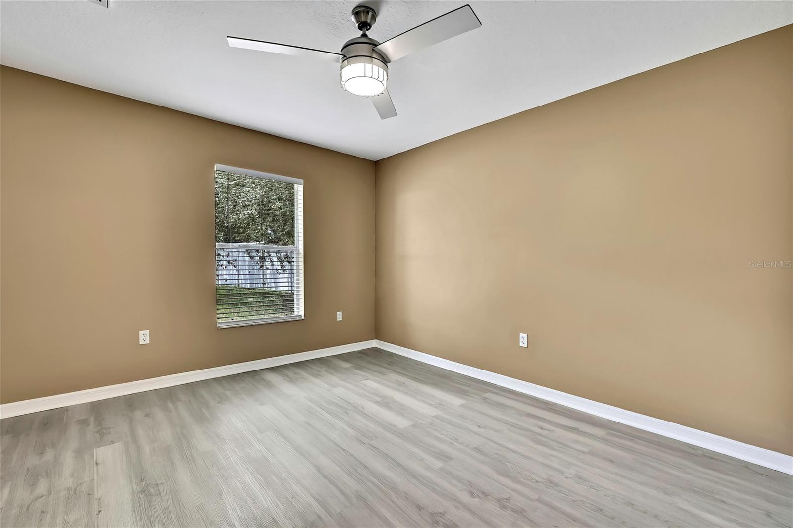 Image 41 of 55 For 12320 Papercraft Avenue