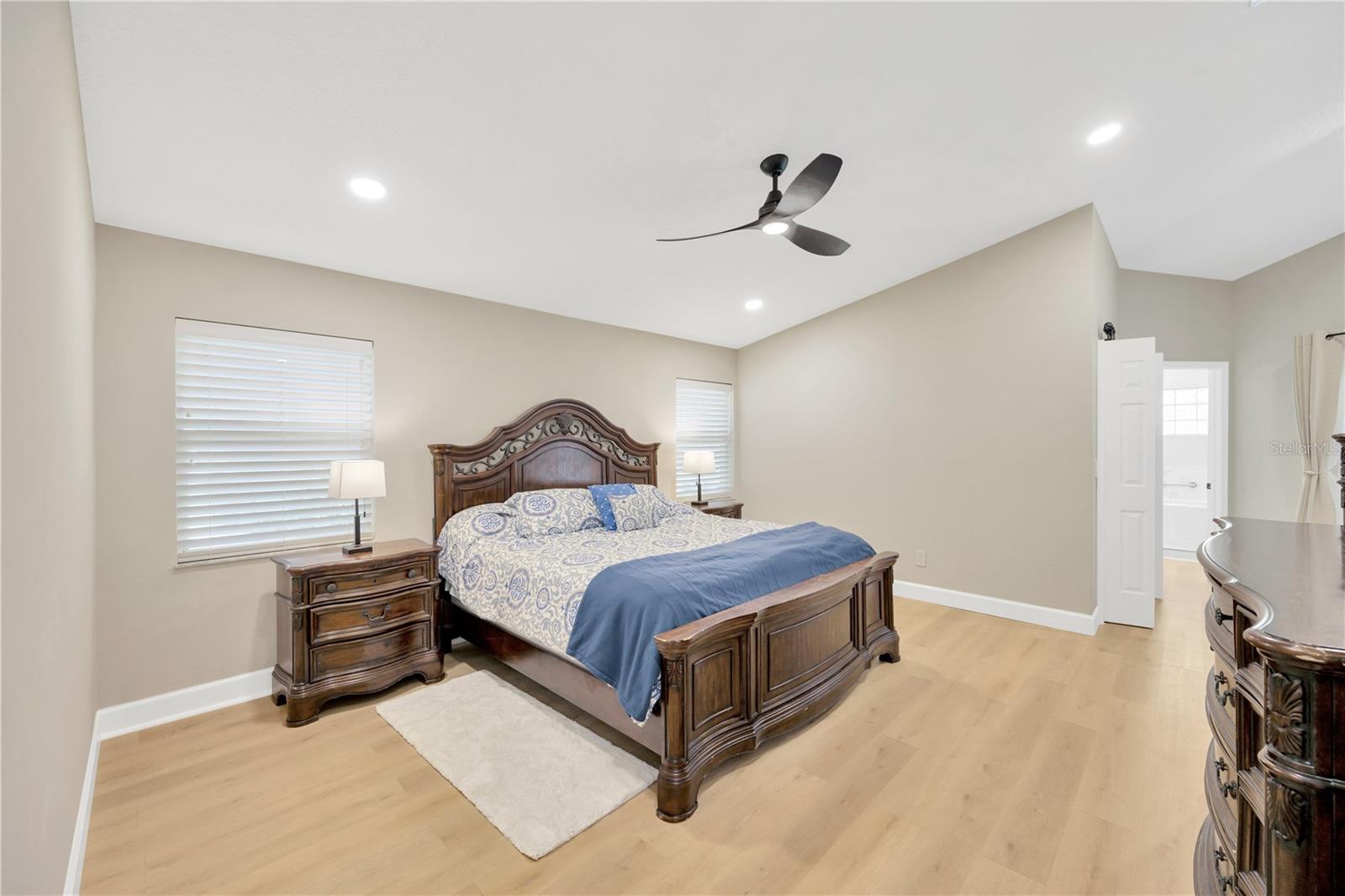 Image 35 of 67 For 4617 Basswood Street