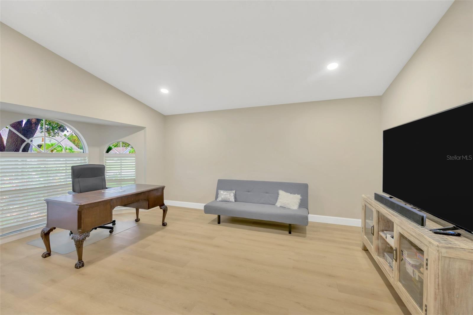 Image 45 of 67 For 4617 Basswood Street